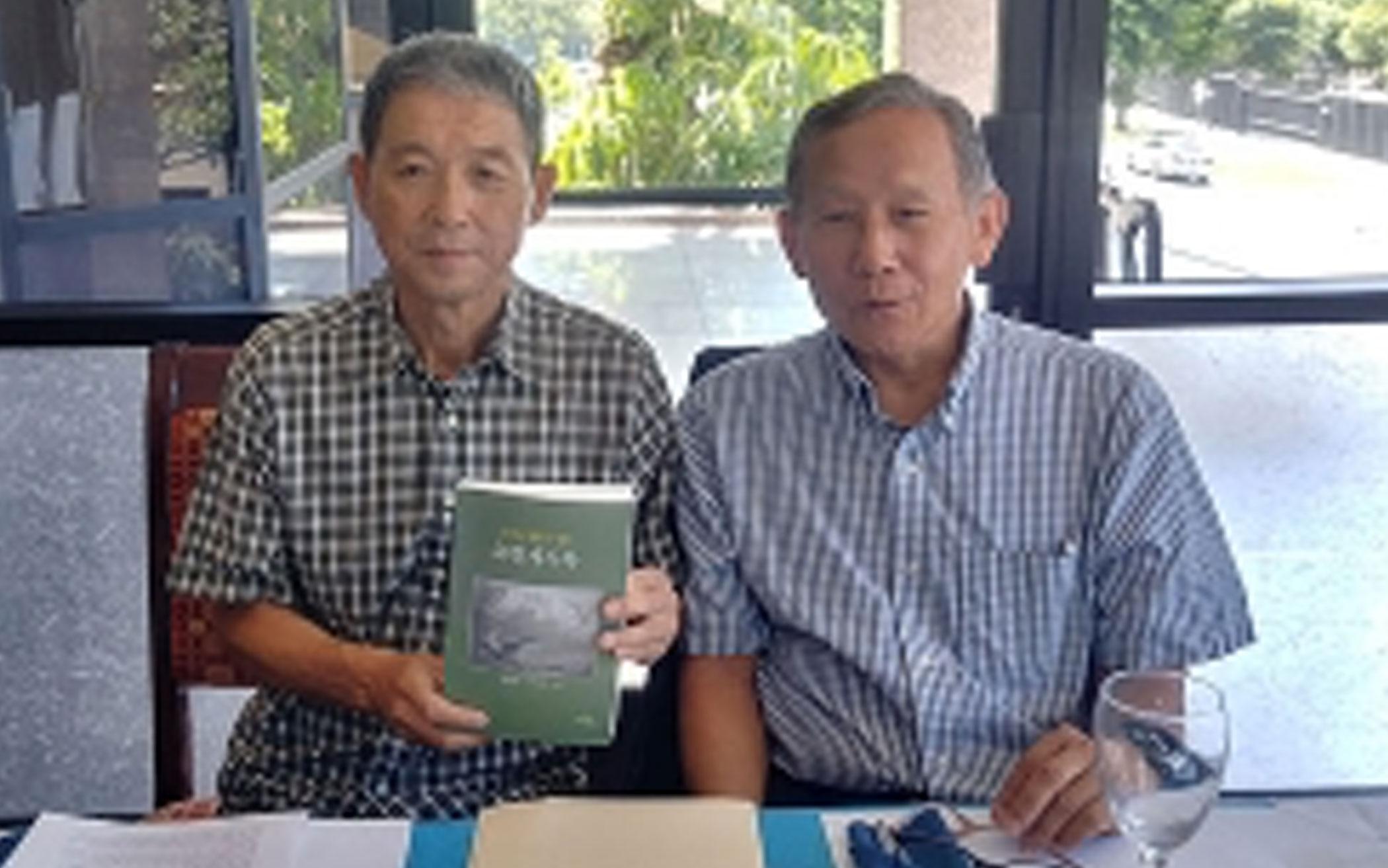 Pastor In Yeol Jeong (left) and Pastor Tong K. Park